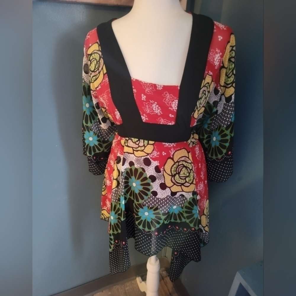 Bisou Bisou Maternity size Large tie waist flowy blouse